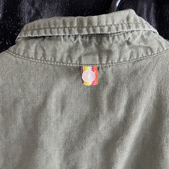 Fun and funky green linen half button down shirt from SLVDR. - Picture 4 of 5